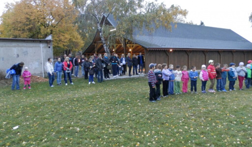 Tekvicová oslava 11. októbra 2013 naše základné školy usporiadali už tradičnú tekvicovú oslavu.